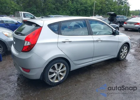 2013 Hyundai Accent Se z USA, uszkodzony, nr VIN KMHCU5AE2DU131918